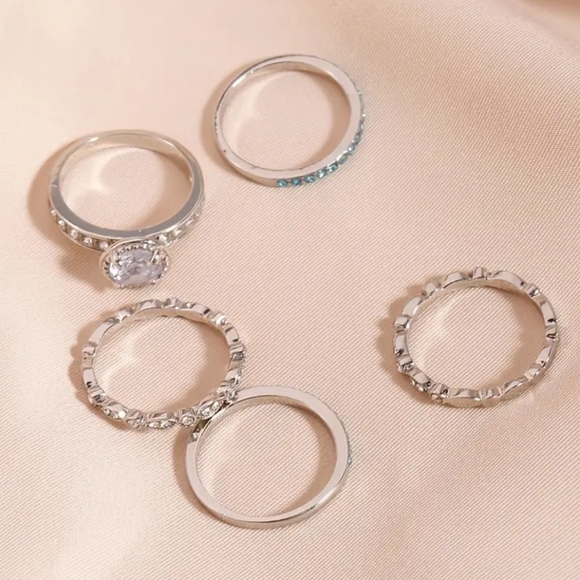 π Five-Piece Stackable Jeweled Ring Set - Versatile Elegance π - Picture 5 of 7
